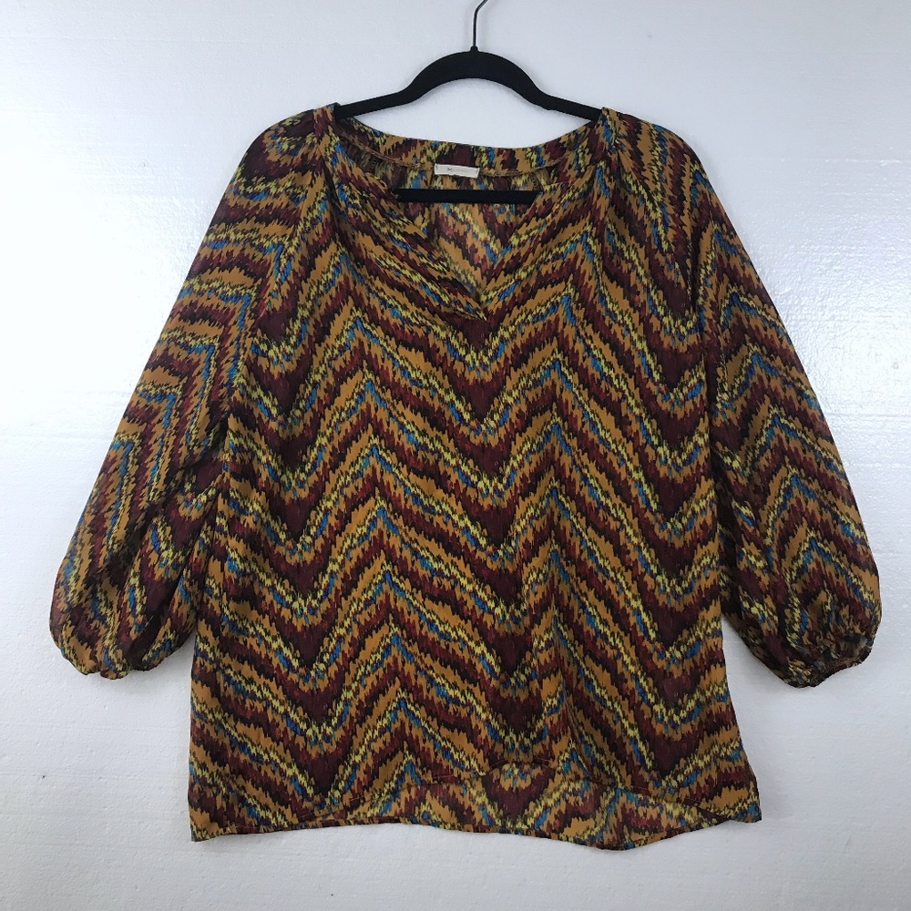 Everly Sz L Chevron Flowy 3/4 Sleeves Top Blouse